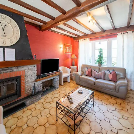 Escape At Mont Saint Jacques Villa *