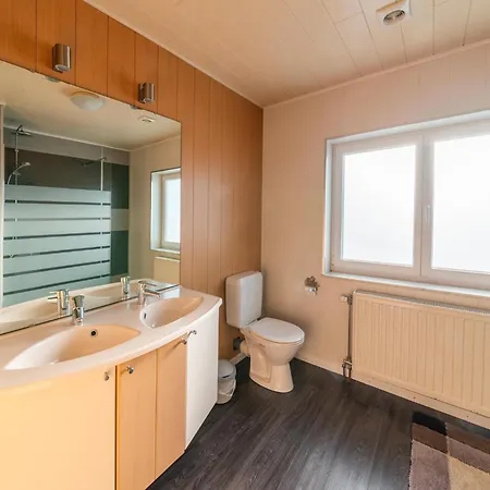 וילה Escape At Mont Saint Jacques *